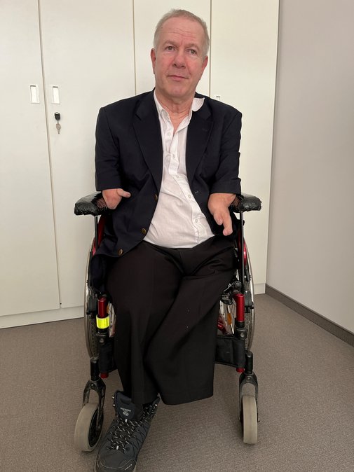 Uwe Adamczyk Uwe Adamczyk in seinem Rollstuhl